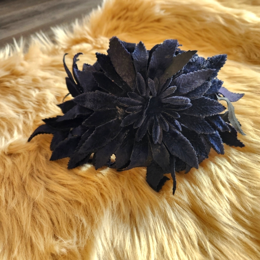 1950s Vintage Velvet Floral Fascinator Hat Navy Blue
